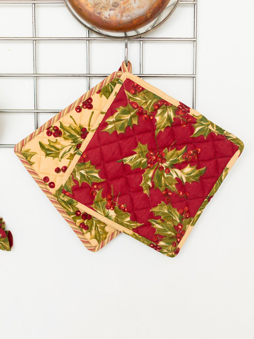 Winterberry Patchwork Potholder Set of 2