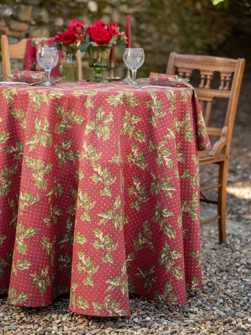 Winterberry Dot Round Cloth