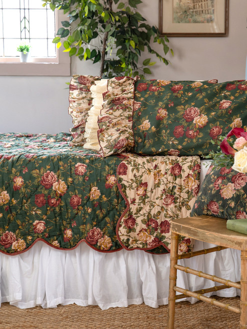 Winter Rose Quilt - Forest Green