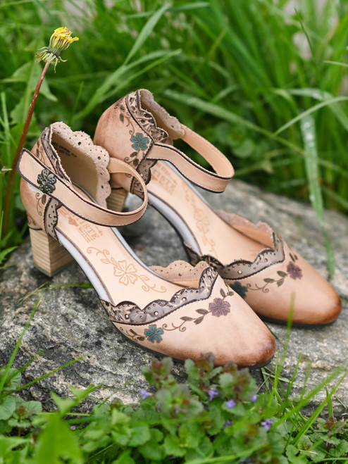 Say Yes Shoe - Beige Multi