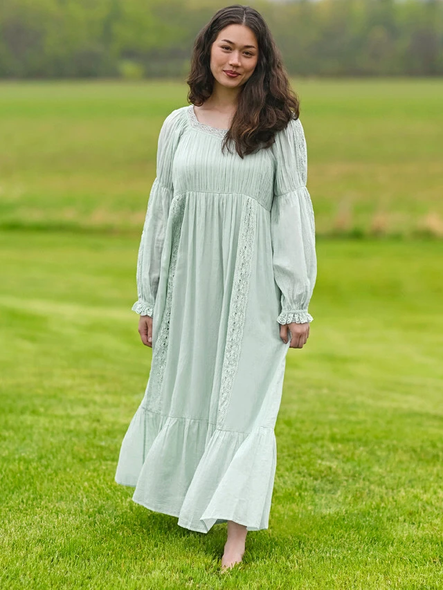 Nighties & Dressing Gowns