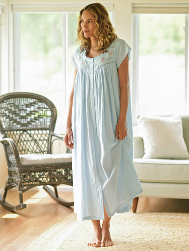 Nighties & Dressing Gowns