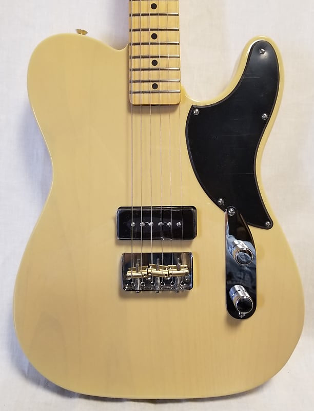 Fender Noventa Telecaster Electric Guitar, Maple Fingerboard
