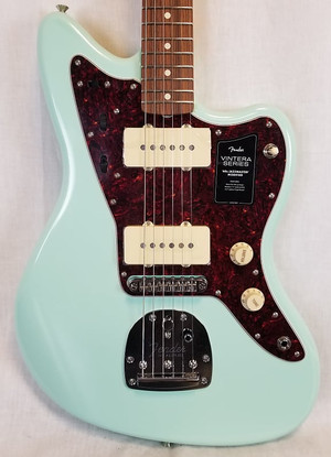 Vintera '60s Jazzmaster Modified Electric Guitar, Pau Ferro Fingerboard, Surf Green W/Bag Vintera '60s Jazzmaster Modified Electric Guitar, Pau Ferro Fingerboard, Surf Green W/Bag