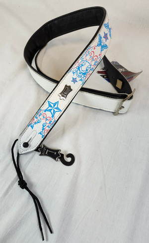 Levy's PM28STP-002 1.5" Leather Guitar Strap w/Buckle, White, Skull Graphic, Discontinued! Levy's PM28STP-002 1.5" Leather Guitar Strap w/Buckle, White, Skull Graphic, Discontinued!
