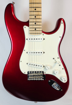 Fender American Special Stratocaster, MN, Candy Apple Red, w/HSC 2009