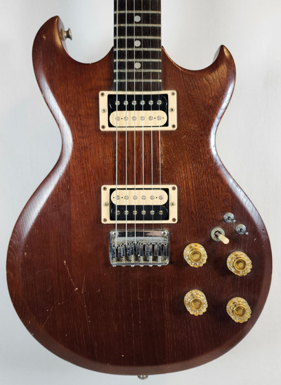 https://rvb-img.reverb.com/i/s--nep22TTW--/quality=medium-high,height=1600,width=1600,fit=contain/8417abdd-a135-4531-9899-d70b55bff96b.jpg