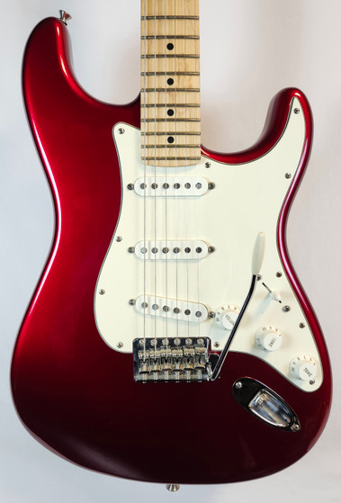 Fender American Special Stratocaster, MN, Candy Apple Red, w/HSC 2009