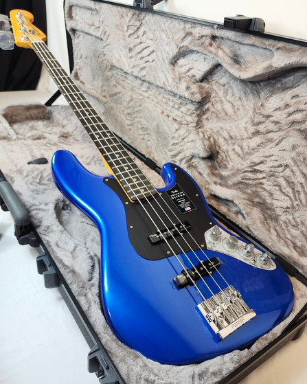 Fender American Ultra II Jazz Bass, Noble Blue, W/HSC