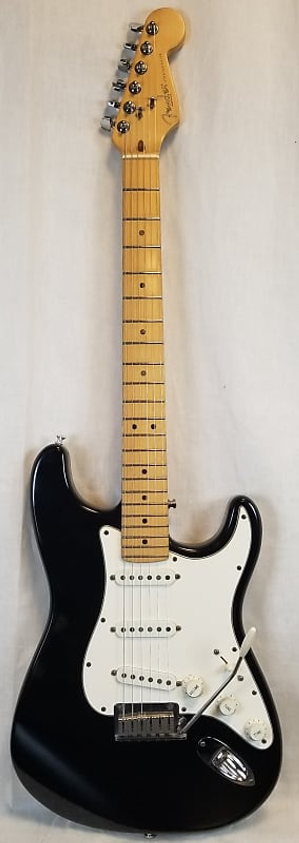 Pre Owned 1995 Vintage Fender American Standard Stratocaster Electric Guitar, Maple Fingerboard, Black, W/ Upgraded Case