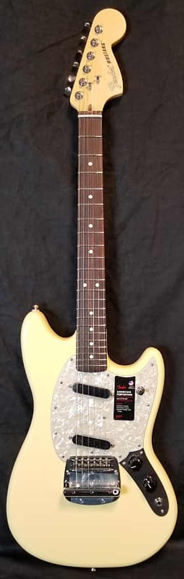American Performer Mustang Electric Guitar Rosewood Fingerboard, Vintage White W/ Deluxe Gig Bag