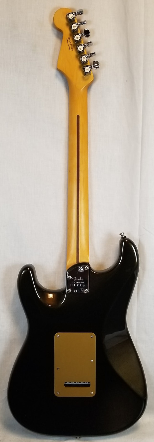 American Ultra Stratocaster Electric Guitar, Maple Fingerboard, Texas Tea W/Molded Hardshell Case.