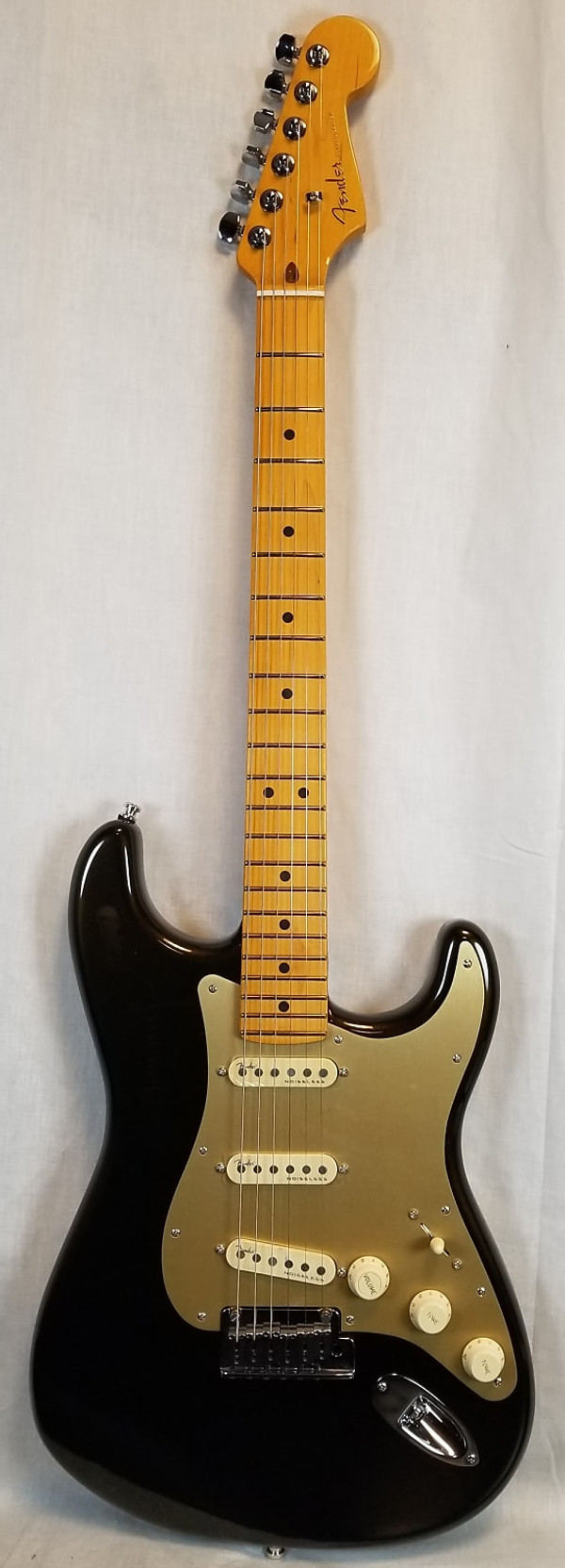 American Ultra Stratocaster Electric Guitar, Maple Fingerboard, Texas Tea W/Molded Hardshell Case.