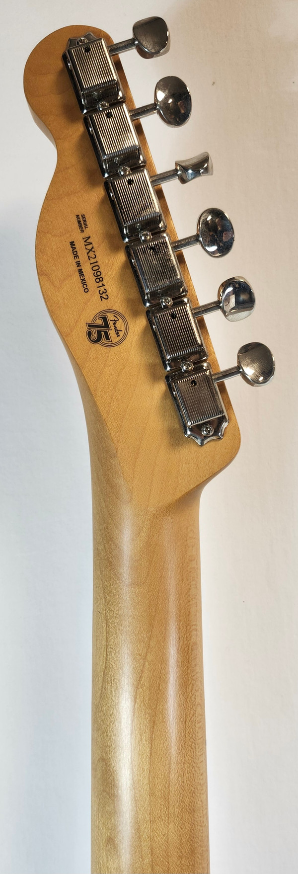 Fender Noventa Telecaster, Maple Fingerboard, Vintage Blonde, W/Deluxe Gig Bag