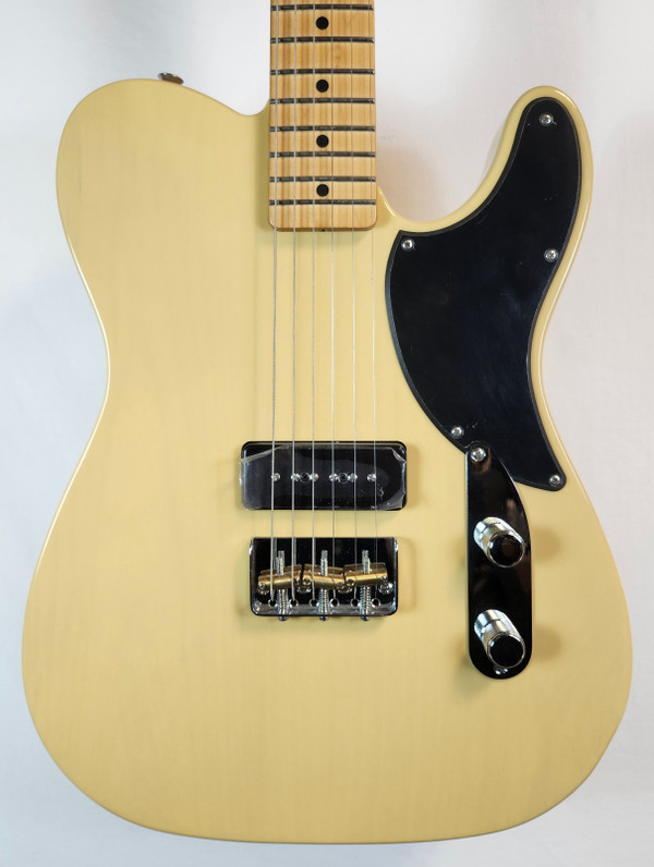 Fender Noventa Telecaster, Maple Fingerboard, Vintage Blonde, W/Deluxe Gig Bag