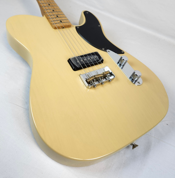 Fender Noventa Telecaster, Maple Fingerboard, Vintage Blonde, W/Deluxe Gig Bag