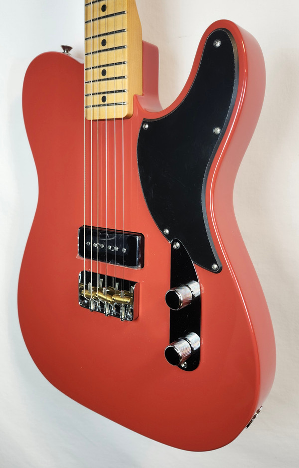 Fender Noventa Telecaster, Maple Fingerboard, Fiesta Red W/Bag