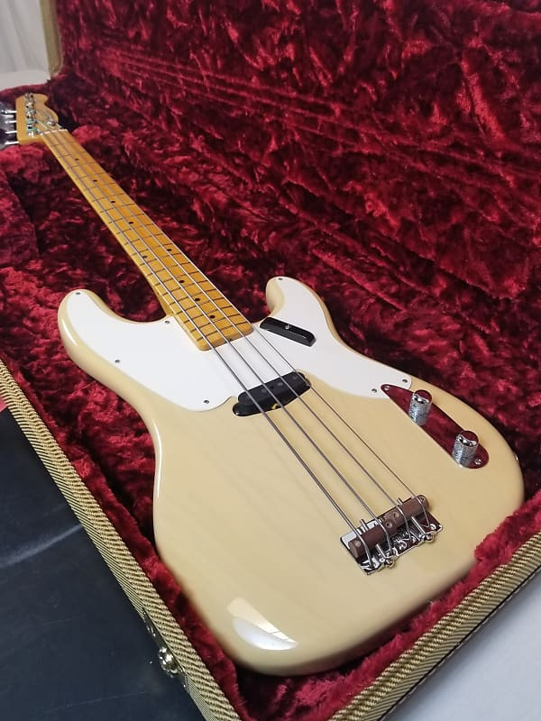 American Vintage II 1954 Precision Bass®Ash Body, Maple Fingerboard, Vintage Blonde