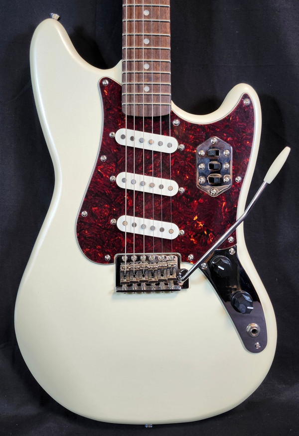 Squier Paranormal Cyclone® Elec. Guitar, Laurel Fingerboard, Tortoiseshell Pickguard, Pearl White