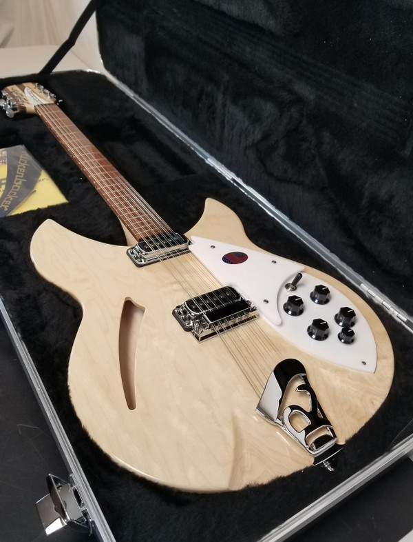 Rickenbacker 330 12 Mapleglo - Semi-Hollowbody 12 String Electric Guitar Natural Maple Color With Case