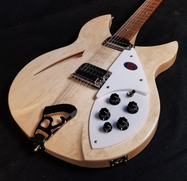 Rickenbacker 330 12 Mapleglo - Semi-Hollowbody 12 String Electric Guitar Natural Maple Color With Case