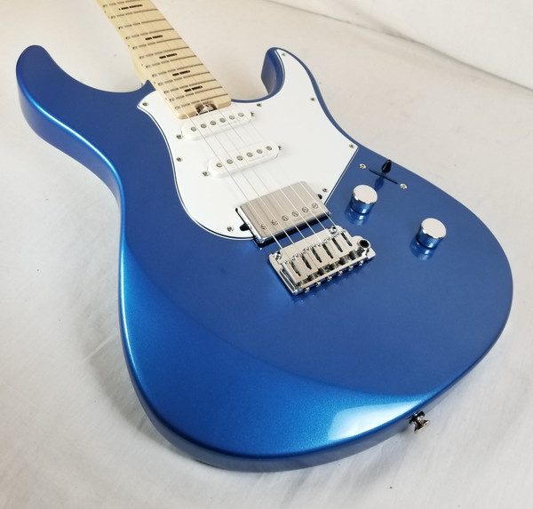 Yamaha PACS+12M Electric Guitar, Sparkle Blue with Gig Bag