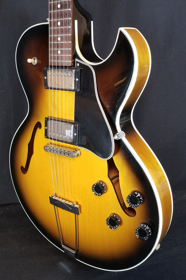 Gibson Pre Owned Vintage 2003 ES-135 Semi Hollow Body Guitar, Vintage Sunburst W/Case