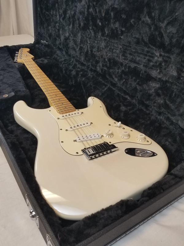 Pre Owned Vintage 1999 Am. Deluxe Stratocaster Electric Guitar Modified, Ash, White Blonde W/Case