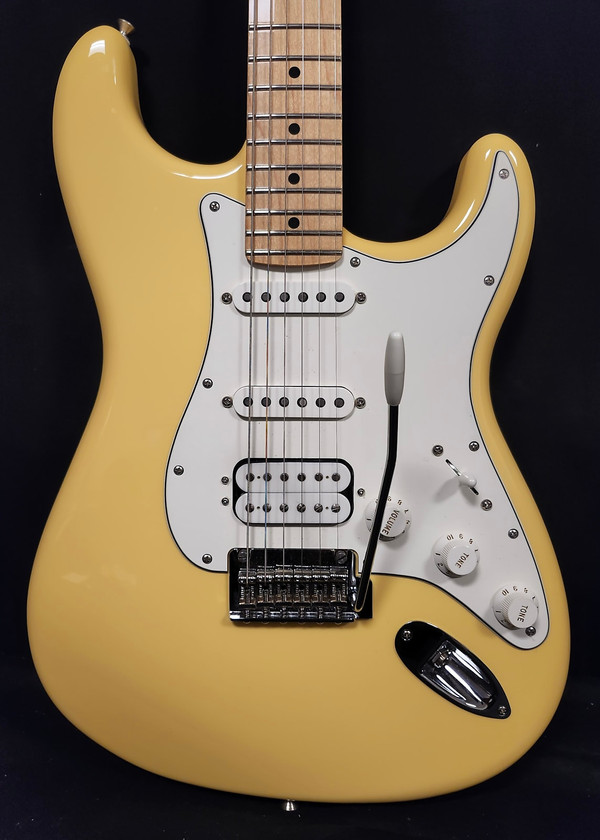 Fender Pre Owned Player Stratocaster® HSS, Maple Fingerboard, Buttercream Elec. Guitar