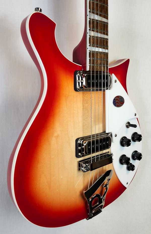 Rickenbacker 620 Fire Glo, Stereo, Gotoh Tuners, Rosewood FB, HSC 2025