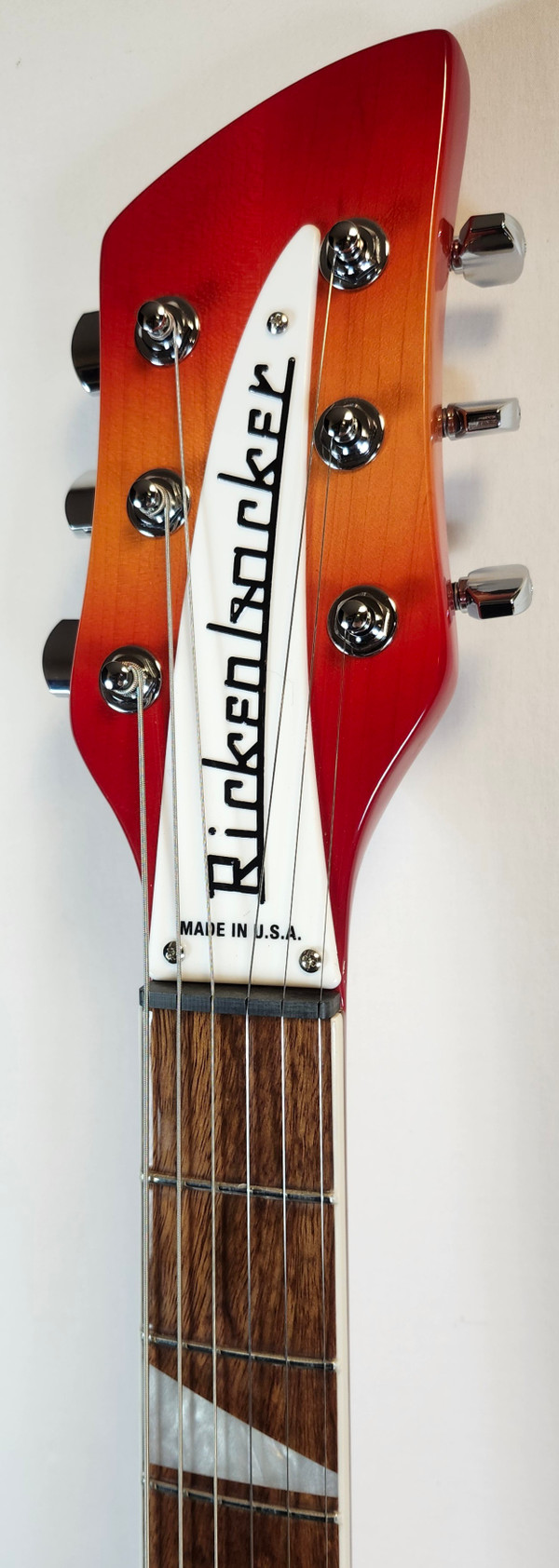 Rickenbacker 620 Fire Glo, Stereo, Gotoh Tuners, Rosewood FB, HSC 2025