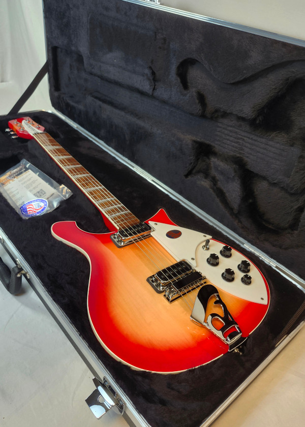 Rickenbacker 620 Fire Glo, Stereo, Gotoh Tuners, Rosewood FB, HSC 2025