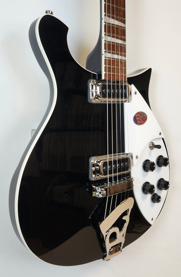 Rickenbacker 620 Jet Glo, Stereo, Gotoh Tuners, Rosewood FB, HSC