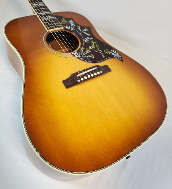 Gibson Hummingbird Original Acoustic/ Electric Guitar, Heritage Cherry Sunburst W/Case