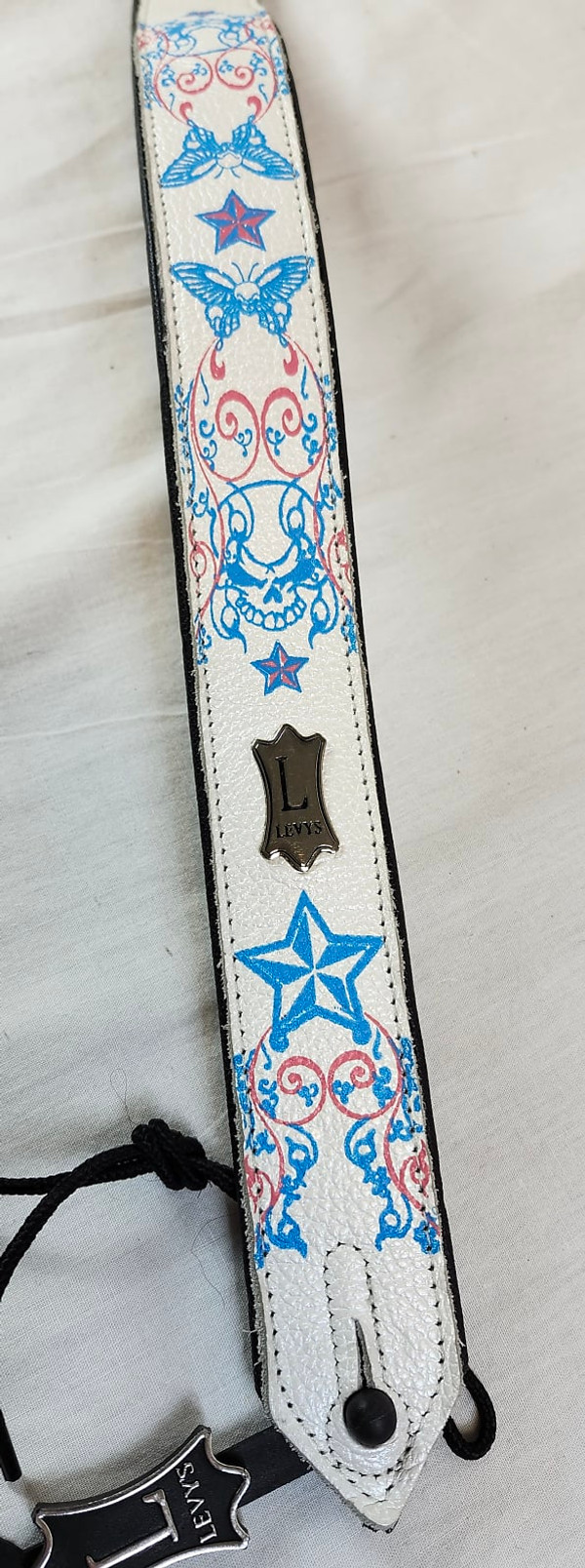 Levy's PM28STP-002 1.5" Leather Guitar Strap w/Buckle, White, Skull Graphic, Discontinued!