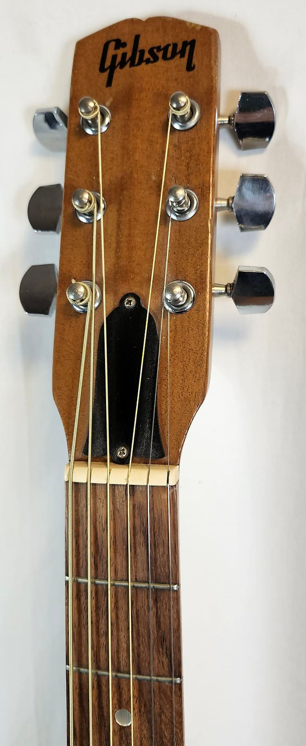 Pre Owned Gibson Vintage 1968 B-15 Concert Acoustic Guitar w/Case
