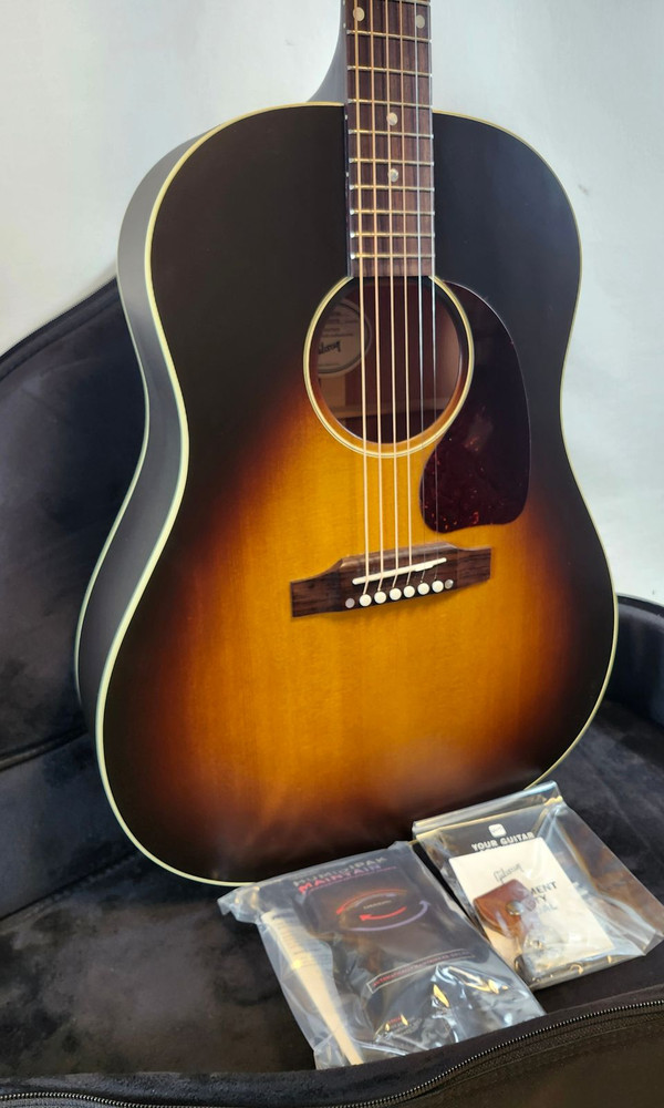 Gibson J-45 Special, Satin Vintage Sunburst, L.R. Baggs electronics, Soft Case