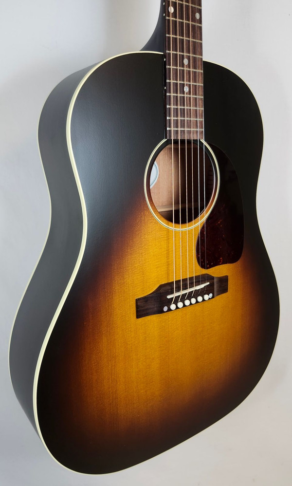 Gibson J-45 Special, Satin Vintage Sunburst, L.R. Baggs electronics, Soft Case