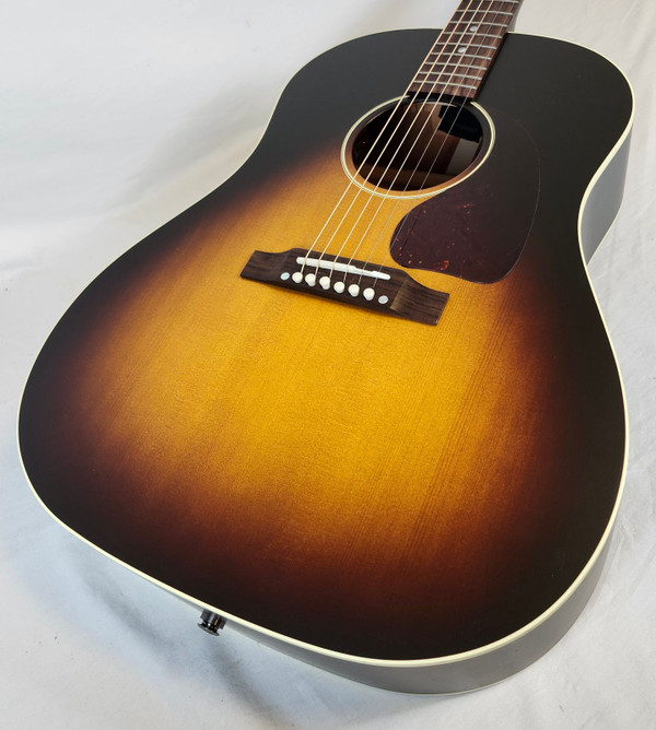 Gibson J-45 Special, Satin Vintage Sunburst, L.R. Baggs electronics, Soft Case