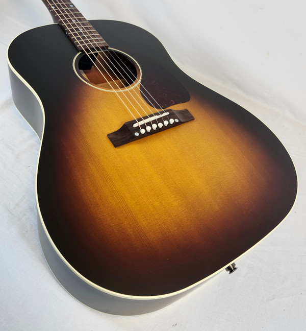 Gibson J-45 Special, Satin Vintage Sunburst, L.R. Baggs electronics, Soft Case