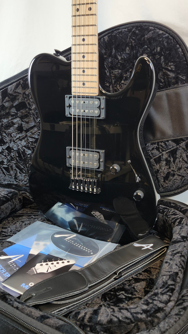 Tom Anderson Pro Am T Shorty Contoured 60's Vibe, H1- H2+ Pickups, 24 3/4-inch Scale Elec. Guitar Black W/Bag
