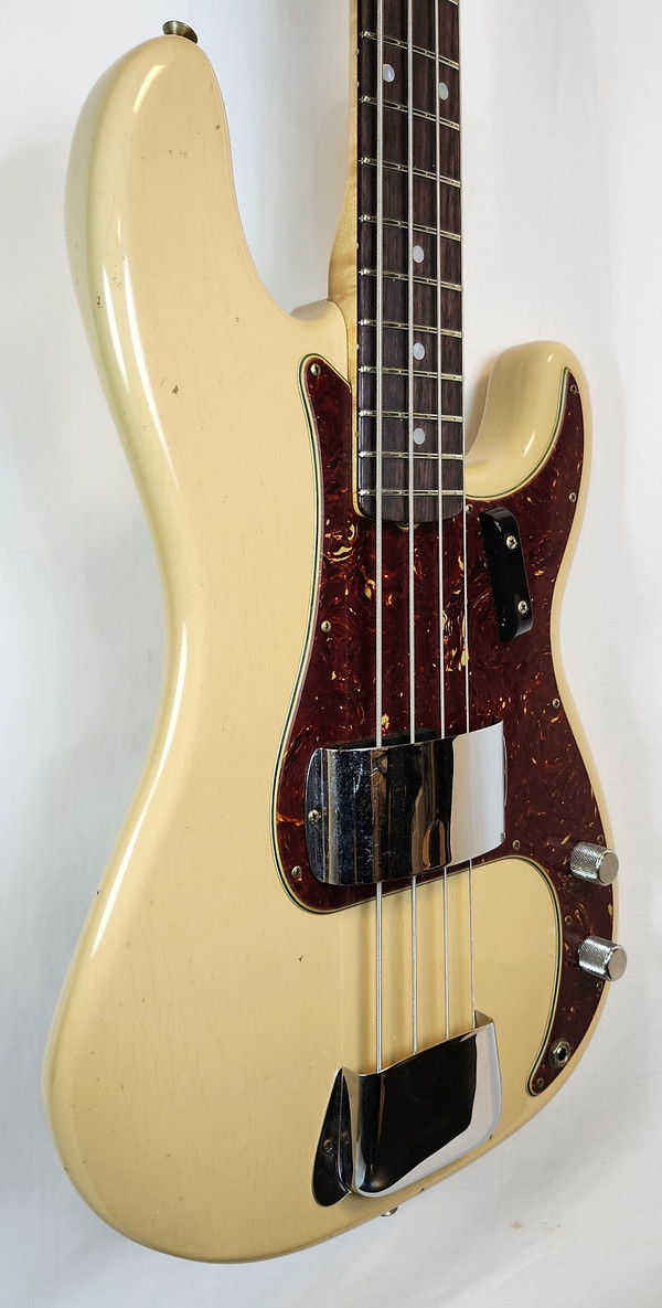 Fender Custom Shop 1966 Precision Bass Journeyman Relic, AAA Birdseye Maple Neck, Aged Desert Sand, w/HSC Fender Custom Shop 1966 Precision Bass Journeyman Relic, AAA Birdseye Maple Neck, Aged Desert Sand, w/HSC