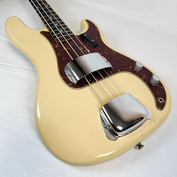 Fender Custom Shop 1966 Precision Bass Journeyman Relic, AAA Birdseye Maple Neck, Aged Desert Sand, w/HSC Fender Custom Shop 1966 Precision Bass Journeyman Relic, AAA Birdseye Maple Neck, Aged Desert Sand, w/HSC