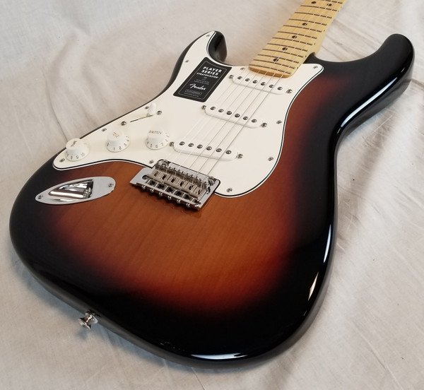 Fender Player Stratocaster Left-Handed Electric Guitar, Maple FB, 3-Color Sunburst Fender Player Stratocaster Left-Handed Electric Guitar, Maple FB, 3-Color Sunburst