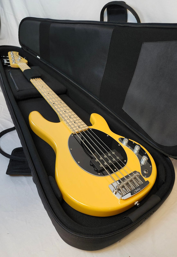 Sterling By Music Man Pre Owned StingRay Classic RAY25CA 5 string Elec. Bass W/PRO TEC Bag