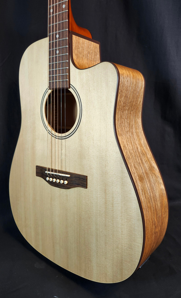 Godin Metropolis CW Natural EQ Acoustic Electric Guitar with Bag