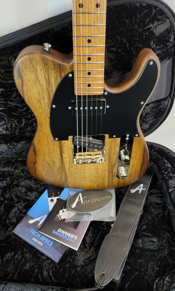 Tom Anderson T Icon Shorty Contoured, Limba Wood Body, PH1/TF3, Satin Light Tobacco Shaded, w/SSC