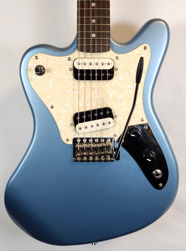 Squier Paranormal Super-Sonic, Indian Laurel Fingerboard, Ice Blue Metallic