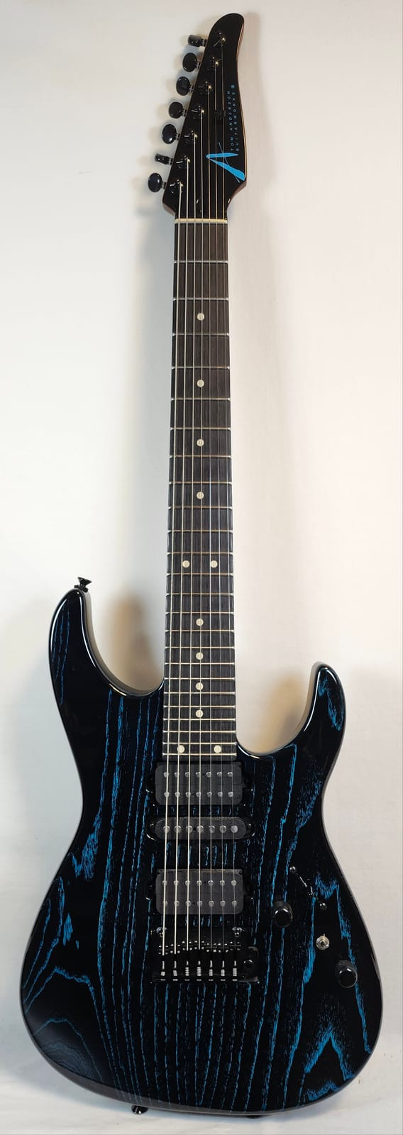 Tom Anderson Pre Owned Angel Player 7, Swamp Ash Body, HSH, Black w/Bora Dog Hair, Logo Bag