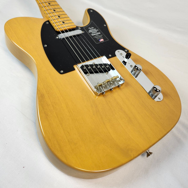 Fender American Professional Classic Telecaster Electric Guitar Maple FB, Butterscotch Blonde